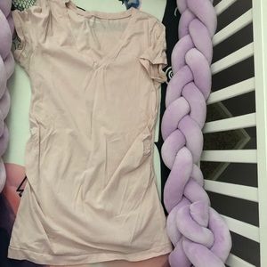 Gap pure body pale pink maternity v neck